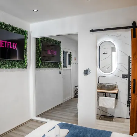 Apartment Urban Oasis