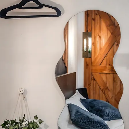 Apartment Urban Oasis